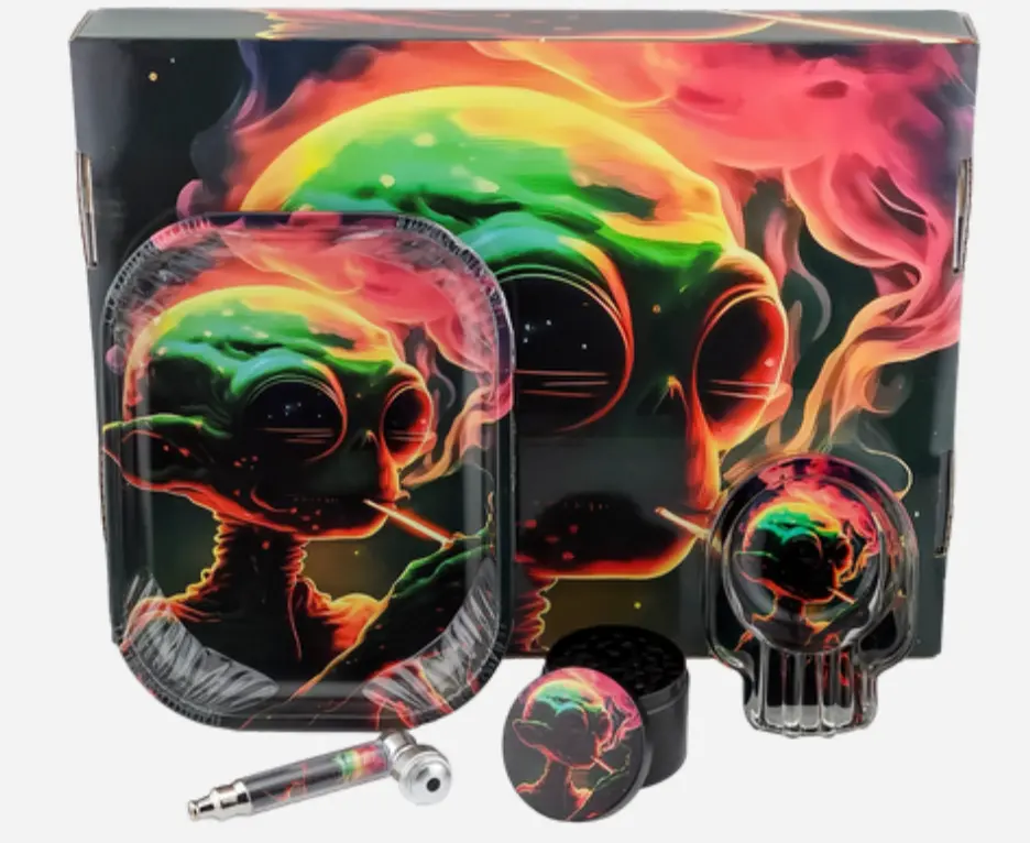 [T-1503-03] Smoking Kit Skull Ashtray 4-Piece kit  (Design 3)